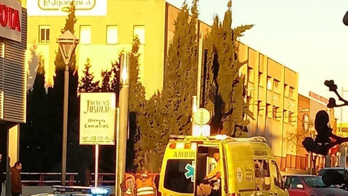 Atropellan a una mujer de 70 años en la carretera Barcelona del Vendrell