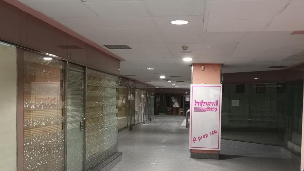 Preocupación entre los comerciantes del Bulevar Bus|Buzo por la llegada de Vox