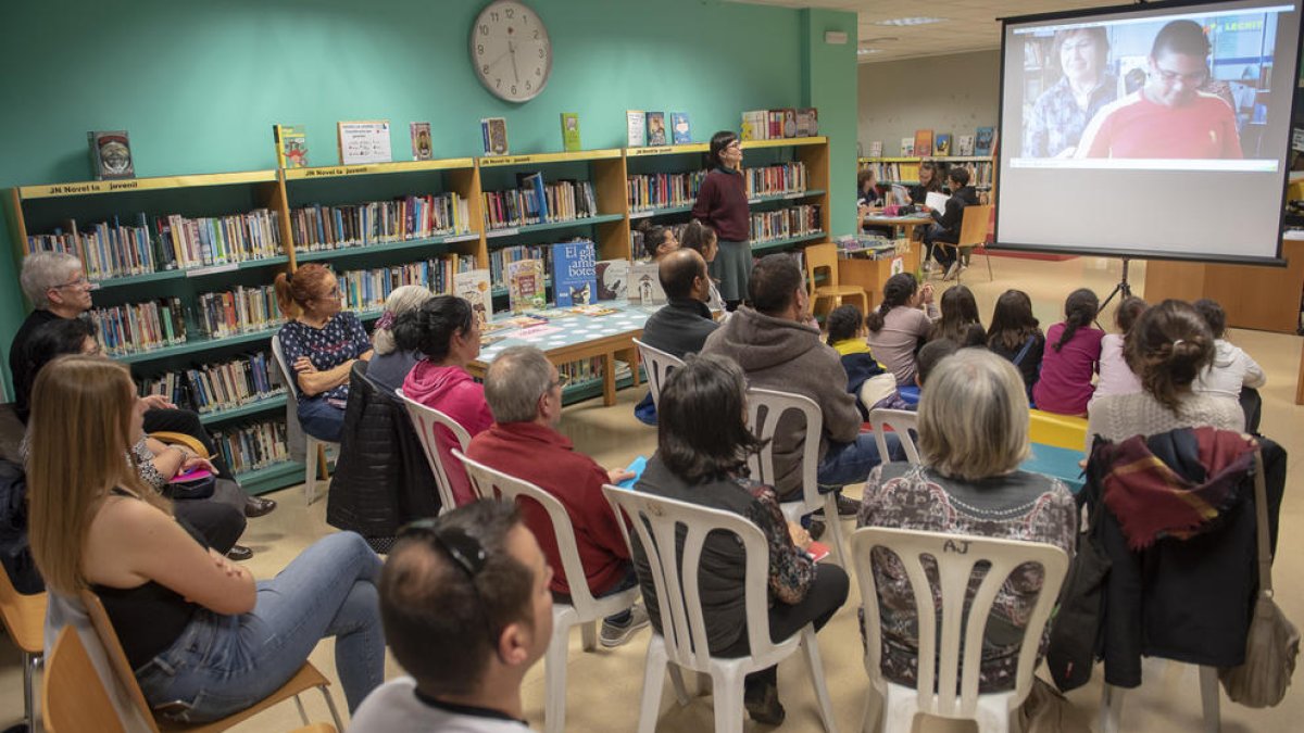 En marcha un proyecto para mejorar la comprensión lectora de los niños ala Biblioteca de Constantí