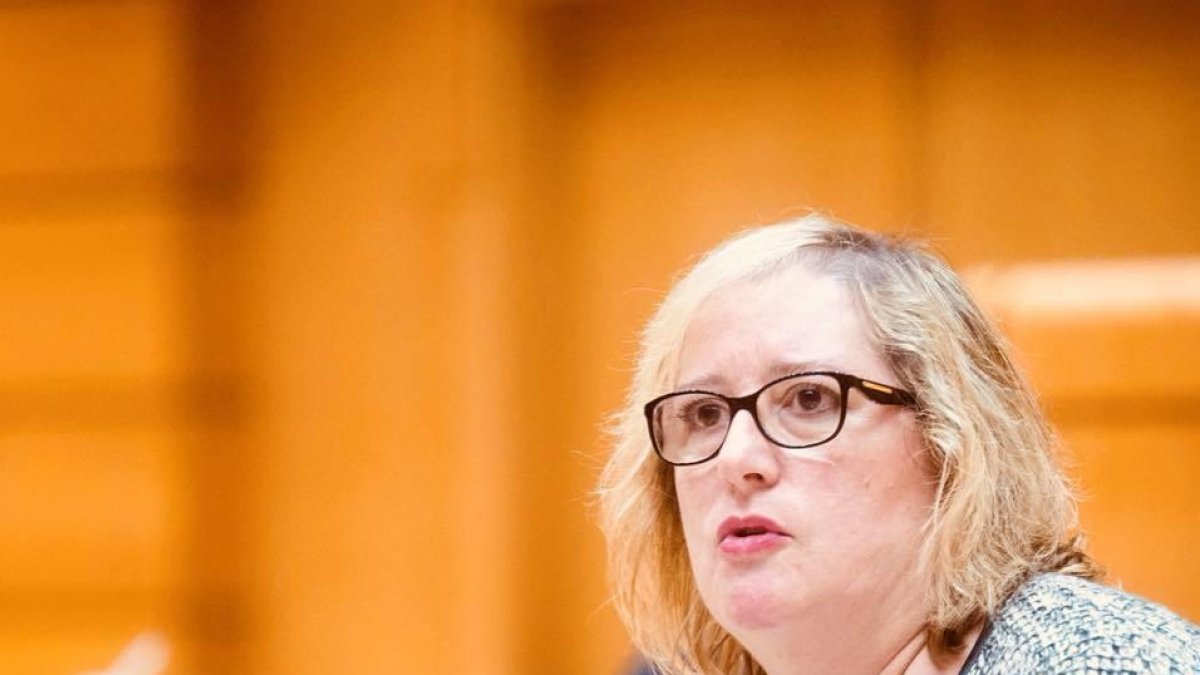 La senadora de Podem por Tarragona demanda a tres miembros de su partido por «injurias»