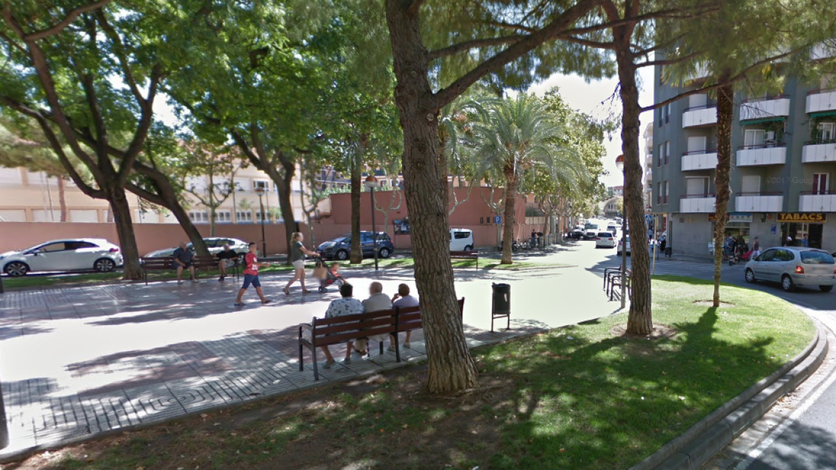 Detienen a un hombre por romper una orden de alejamiento y por conducir con el permiso caducado