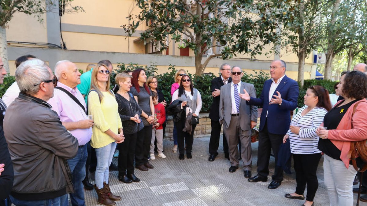 El conflicte de les AVV del barri Juroca fa intervenir l'Ajuntament