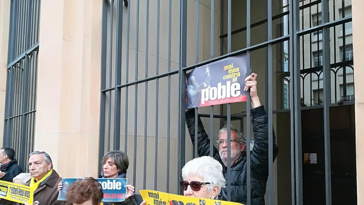 La misa de la Policía Nacional en Tarragona evidencia la división en la Iglesia a causa del proceso
