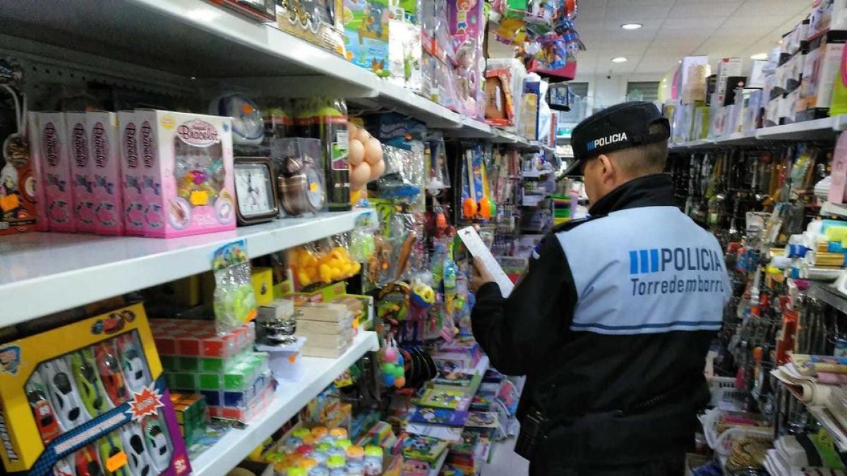 Sancionen diversos comerços de Torredembarra per deficiències en productes