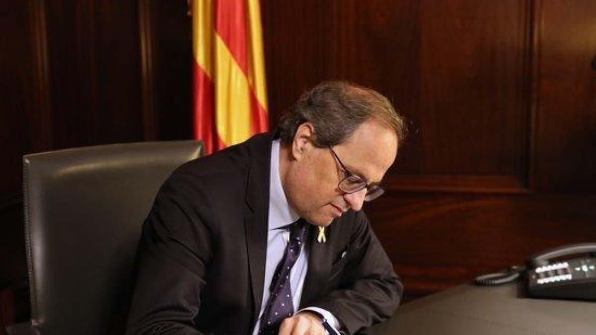 El President Quim Torra firma el nombramiento de Alfred Bosch como nuevo conseller de Exteriores.