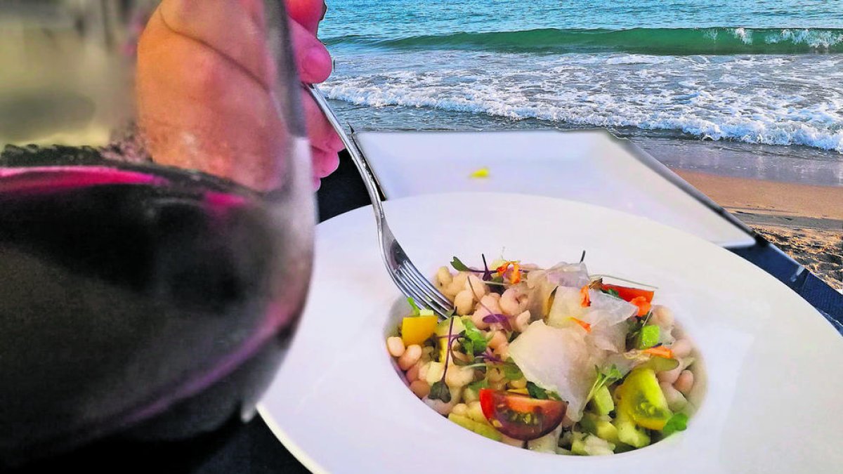 Propostes originals per recuperar la cuina de la garrofa a Altafulla