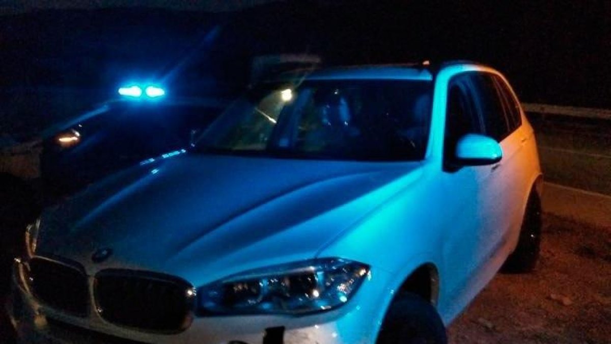 Detingut per xocar contra un motorista quan conduïa begut i fugir del lloc