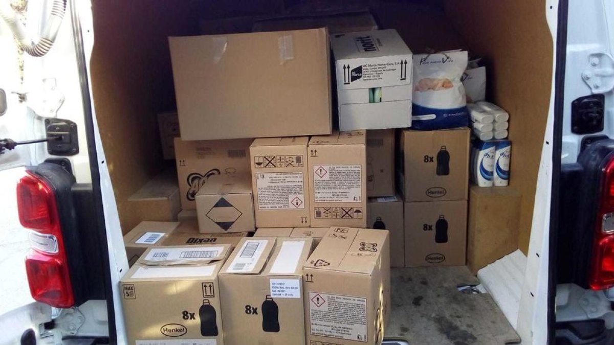 Demanen una furgoneta per recollir productes per persones necessitades