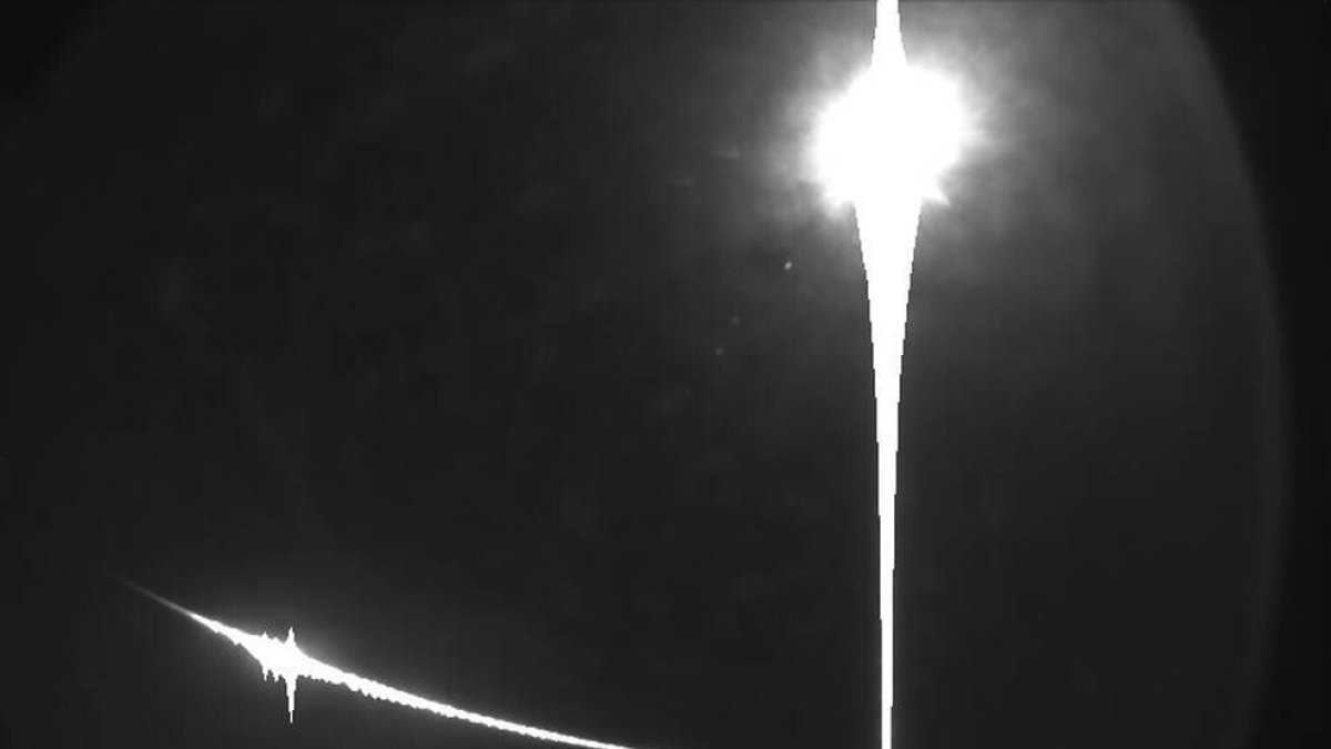 Un meteorit travessa el cel de Lleida i Tarragona en direcció sud-est