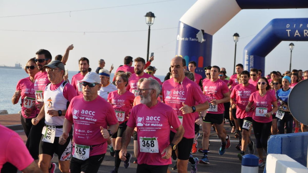 La cursa contra el càncer recapta prop de 10.000 euros