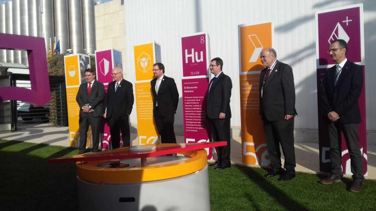 Visita de cargos del ministerio de Indústria a las instalaciones de Dow Chemical en Tarragona