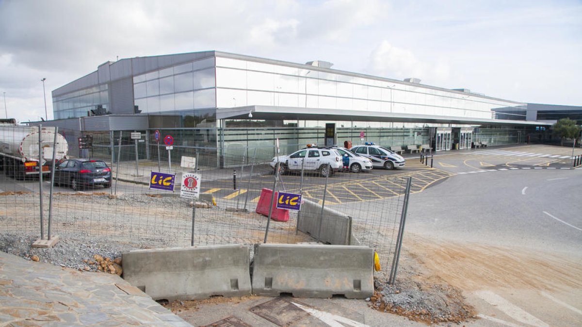 Empiezan las obras por ampliar las terminales del Aeropuerto de Reus