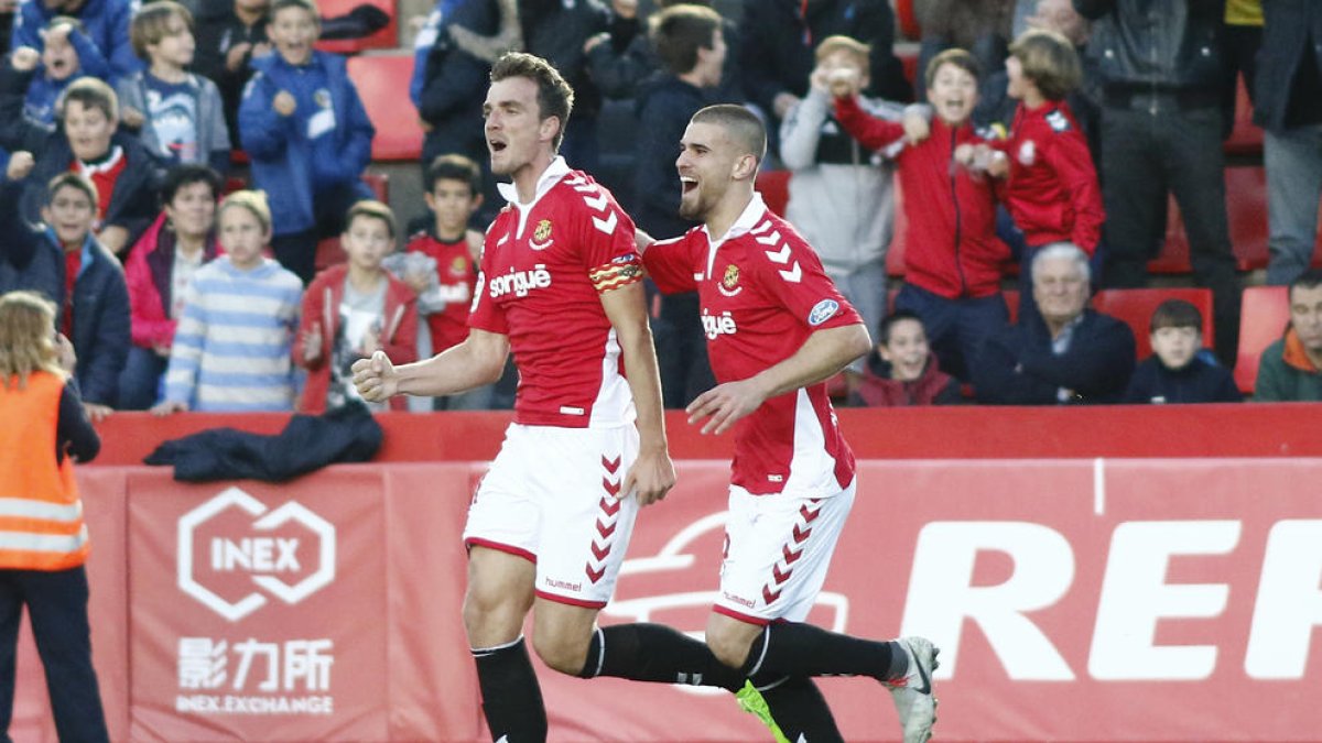 Buen papel de Imanol y Ramiro Guerra en su debut con el Nàstic