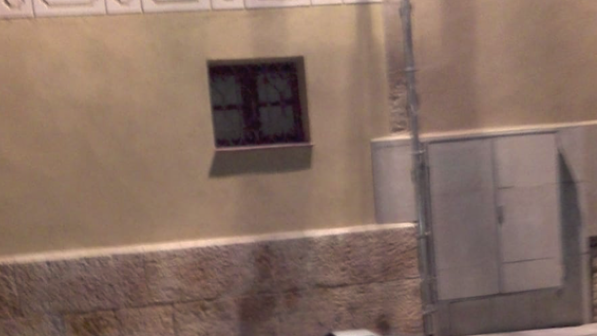 Una caixa enregistradora apareix al carrer de la Nau