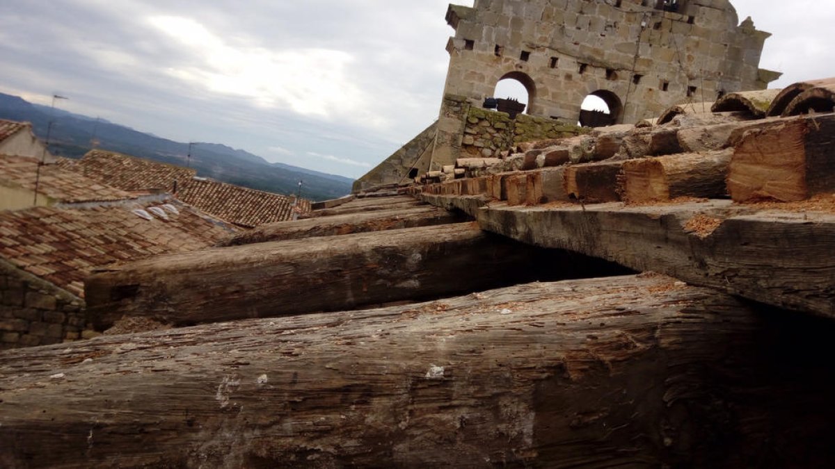 substitució, reparació, temps, bisbat, teulada, església, parròquia, pluges, inversió, bigues, Sant Joan Baptista, llates