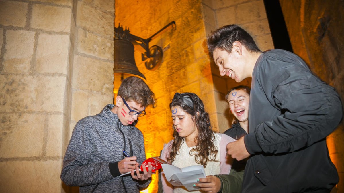 Una agència secreta de defensa de la ciutat prova detectius a la Prioral