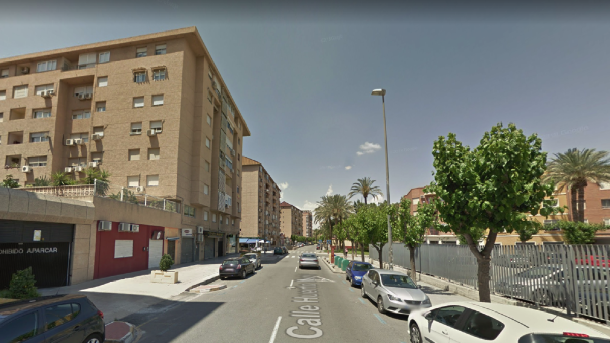 Una dona es llança d'una sisena planta amb el seu fill de 4 anys a Múrcia