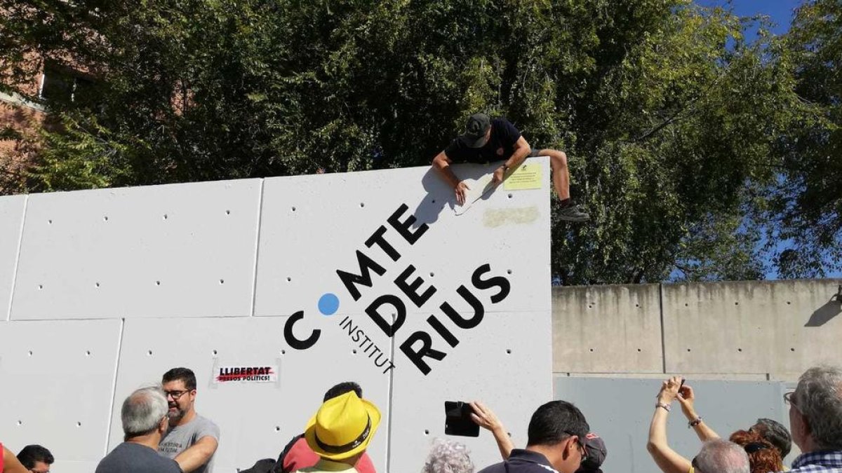 Tarragona conmemora el aniversario del 1-O