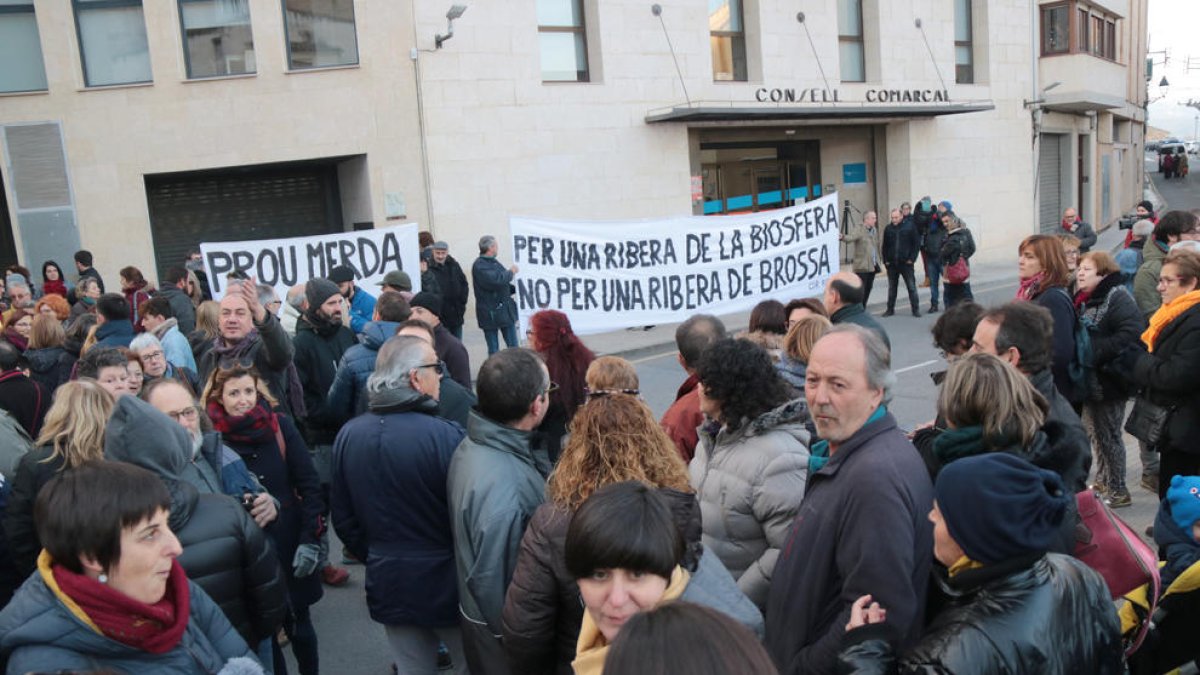 Los alcaldes del Priorat se suman al rechazo al vertedero en Riba-roja