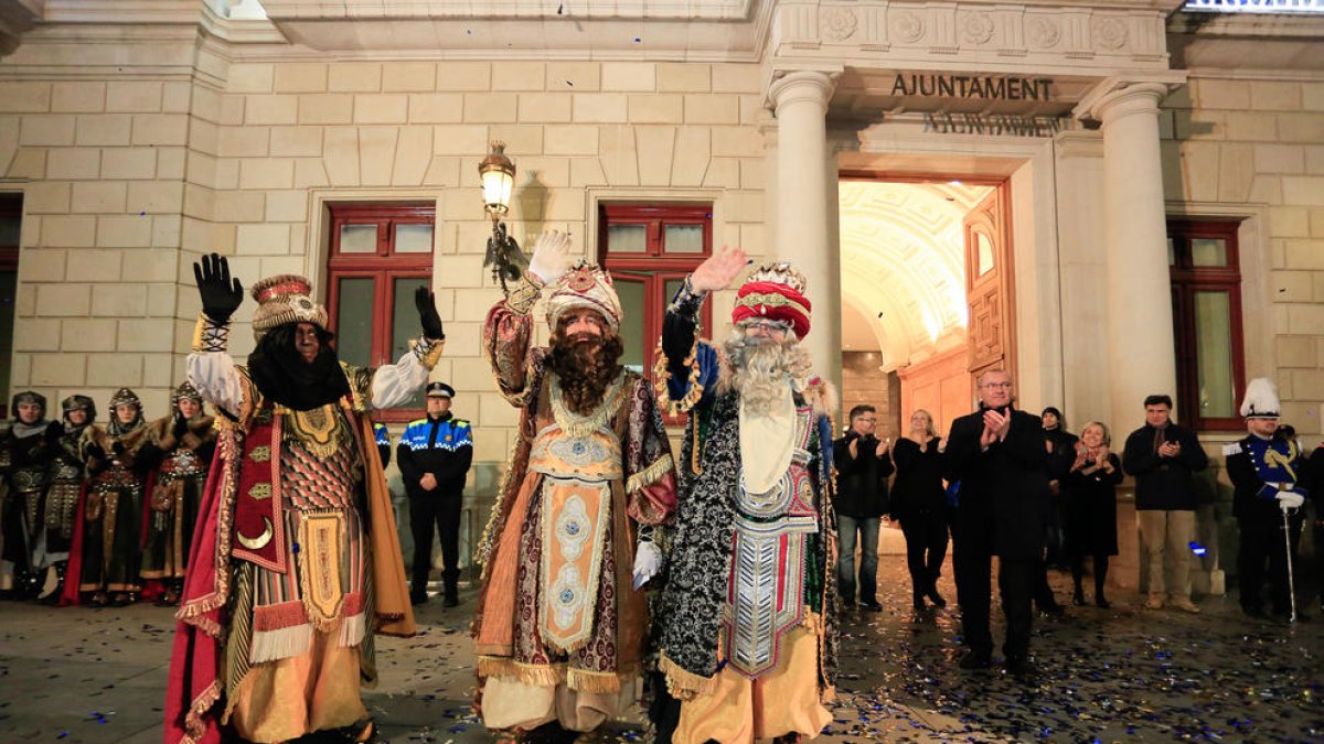 La Cabalgata de los Reyes Magos en Reus repartirá 6.000 kilos de caramelos