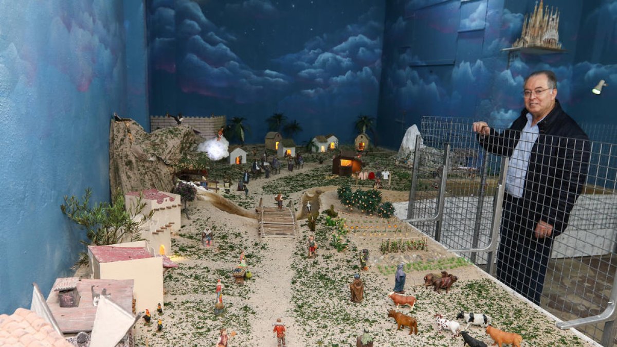 «El año pasado vieron mi belén 1.500 niños»