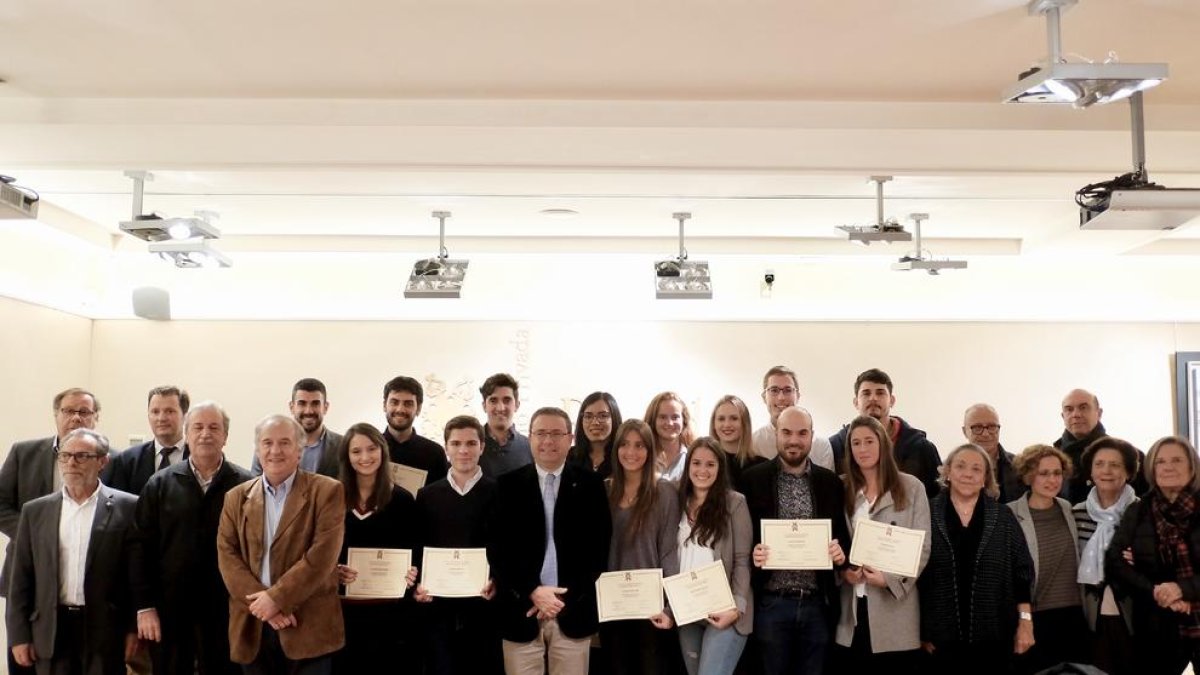 Estudiants d'economia de la URV reben una beca de mobilitat