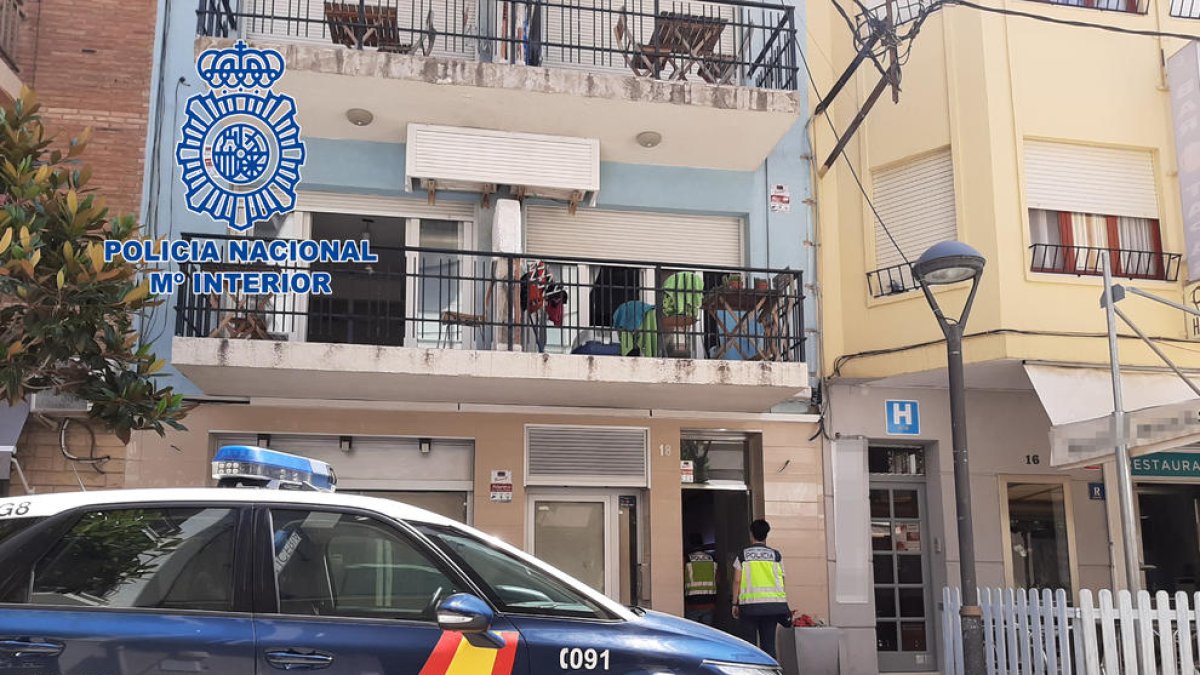 Desmantellen a Cambrils un grup que falsificava documents per tramitar regularitzacions de ciutadans estrangers