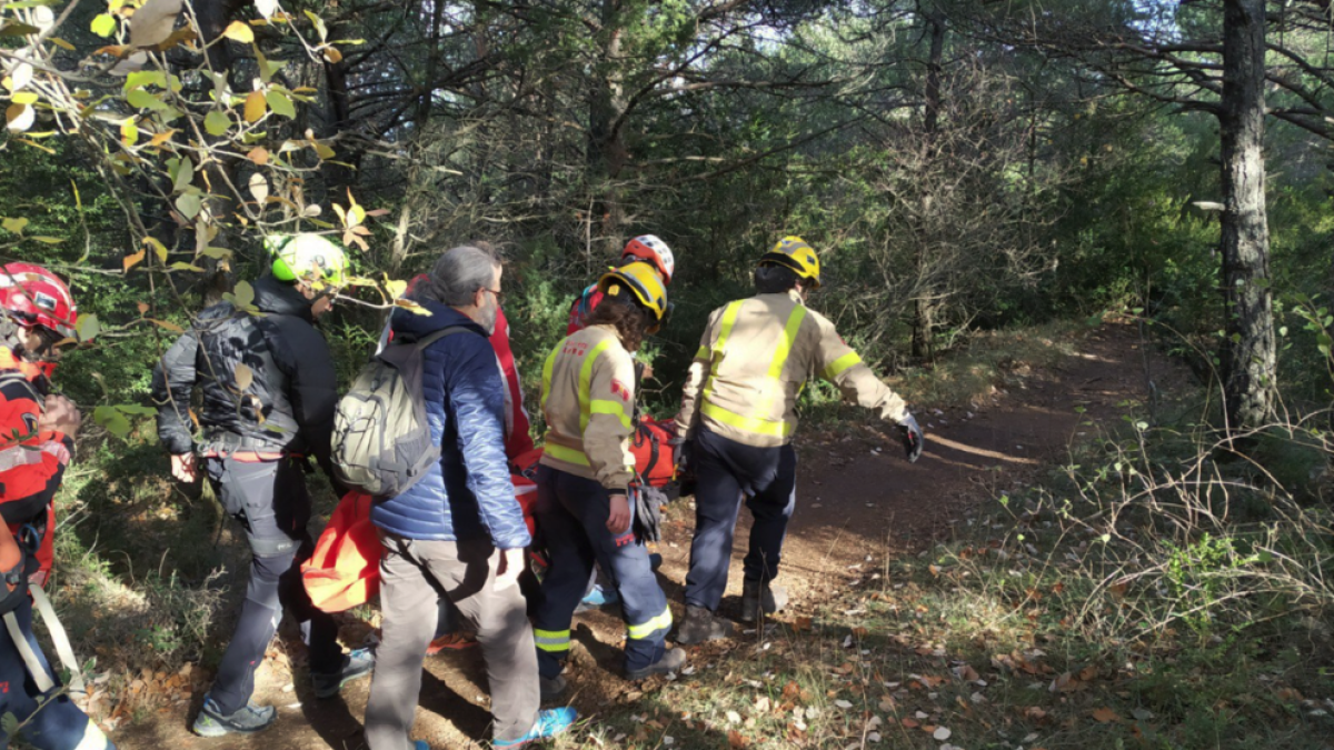 Els Bombers d'Alcover rescaten una excursionista ferida als Avencs de la Febró