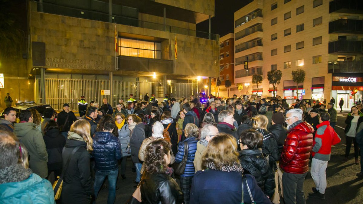 Centenares de personas se concentran en Tarragona para rechazar las detenciones en Gerona