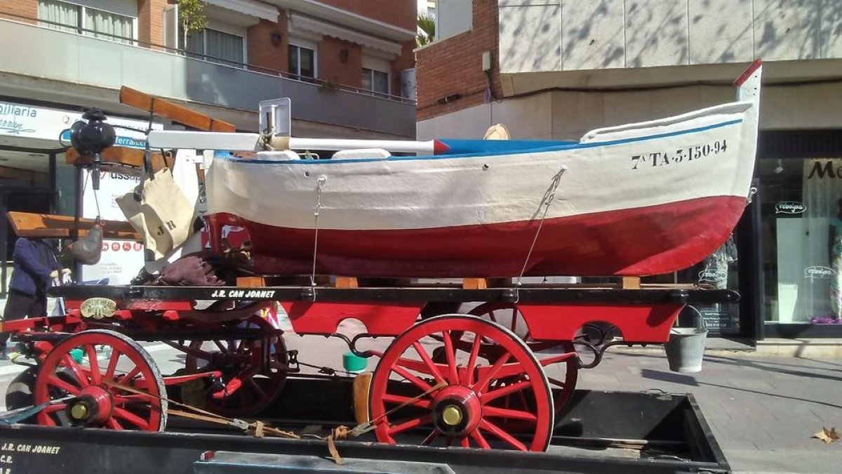 Los Tres Tombs estrenarán un carro en una barca de Torredembarra
