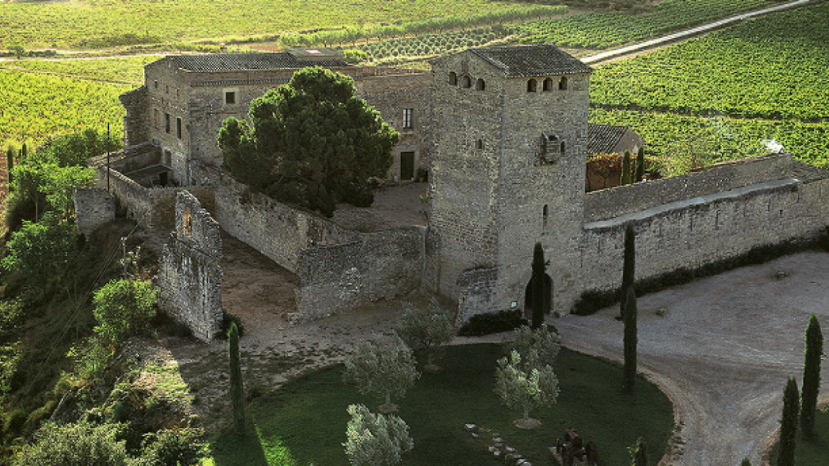 Descubrir un paisaje legendario visitante el Castillo de Milmanda en la Conca de Barberà