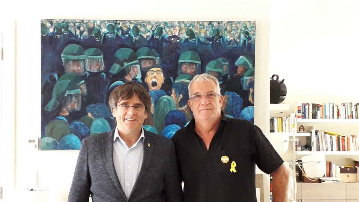 Miembros de 'Silencio' de Tarragona se reúnen con Puigdemont en Waterloo