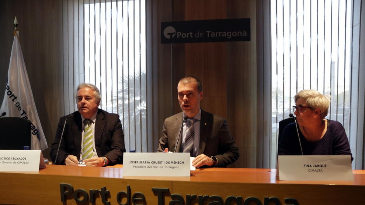 El director general de CIMALSA, Enric Ticó i el president del Port de Tarragona, Josep Maria Cruset, en la presentació.