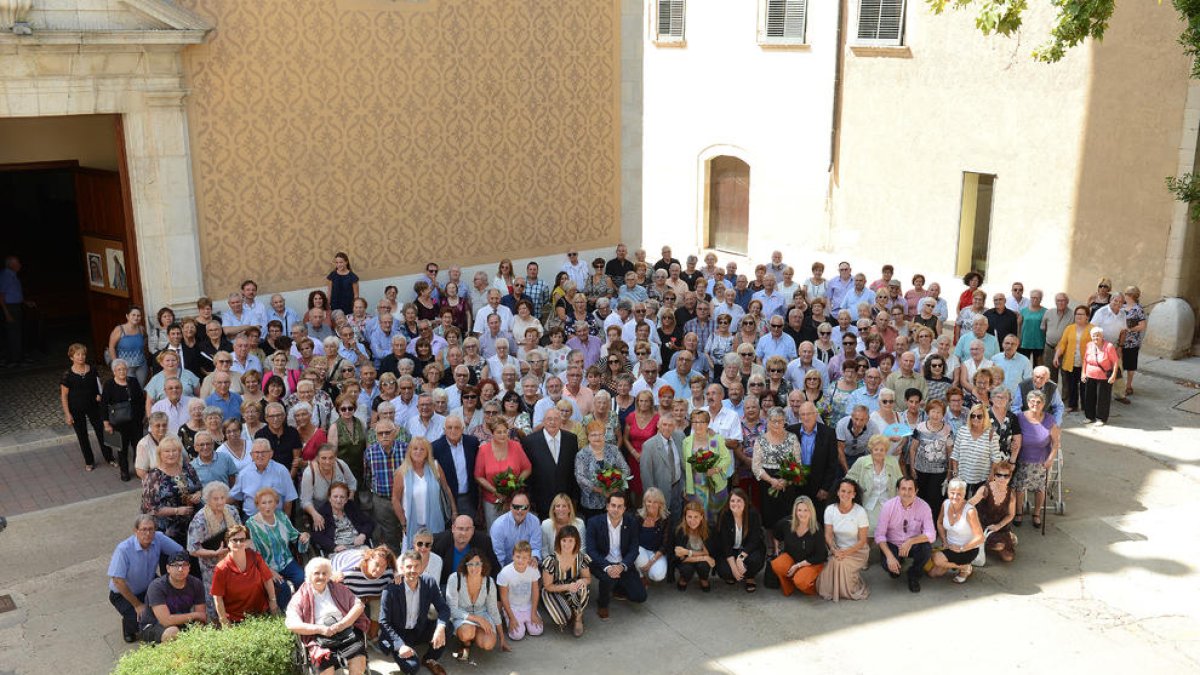 Unes 450 persones gaudeixen de la Festa en homenatge de la gent gran al Morell
