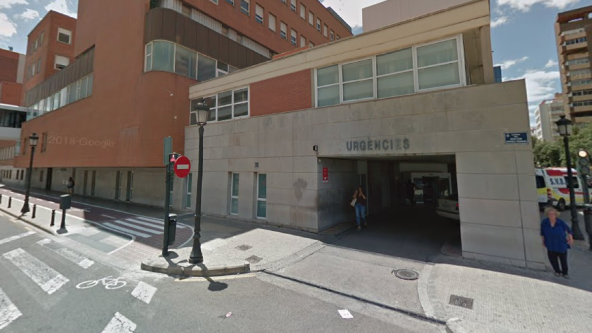 Detenido un cardiólogo por grabar a sus compañeras en los vestuarios