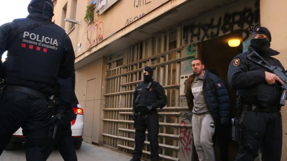 Presó per a tres dels cinc detinguts en l'operatiu antiterrorista dels Mossos