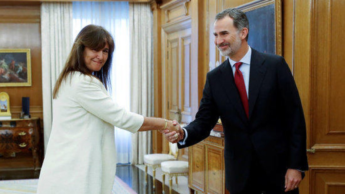 La portaveu de JxCAT al Congrés, Laura Borràs, amb el rei Felip VI a La Zarzuela.