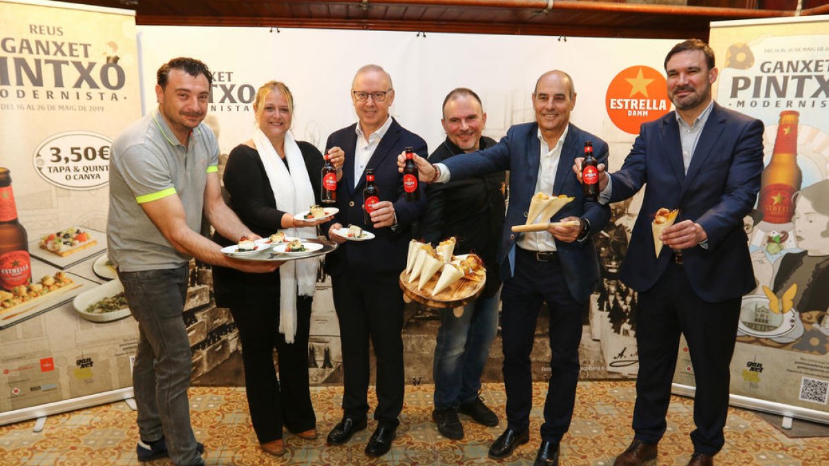 La Ganxet Pintxo cocina una treintena de tapas con aires modernistas