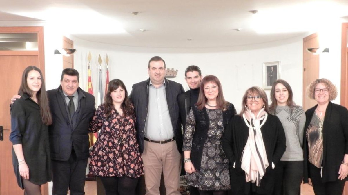 Ascó da 3.000 euros a cinco estudiantes por haber acabado la Universidad