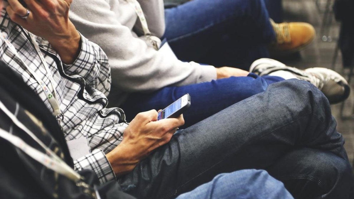 Com podem saber si el tenim el mòbil piratejat?