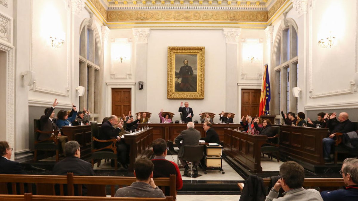 ple de l'Ajuntament de Reus del 21 de gener, votació protocol connexions il·legals