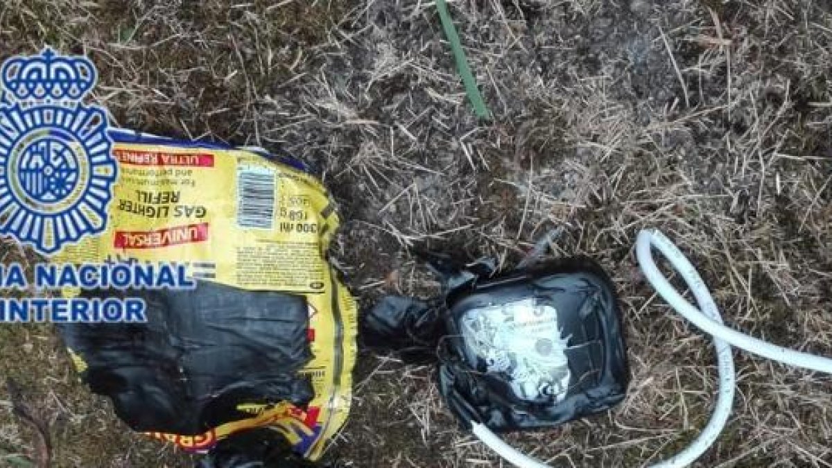 Detingut per fabricar artefactes explosius casolans per intimidar els seus familiars a Gijón