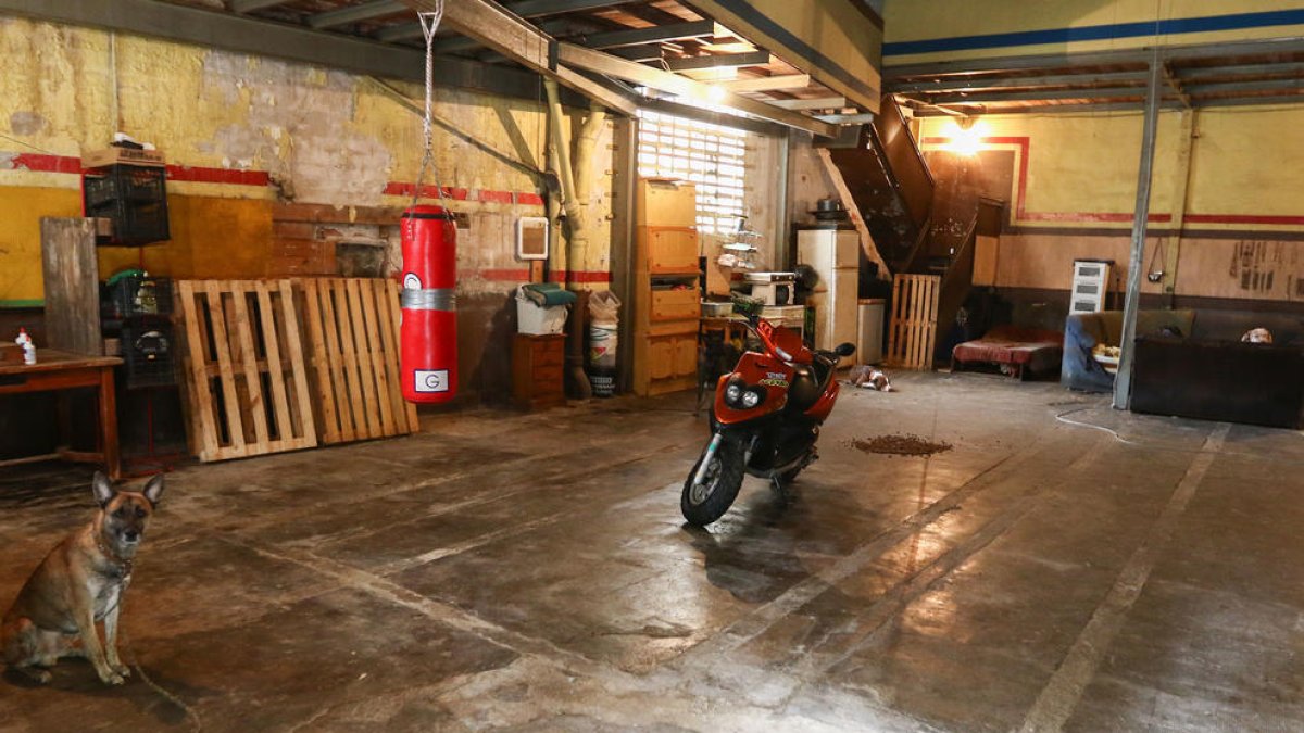 Urbanisme tanca l'expedient per les naus ocupades a Prous i Vila