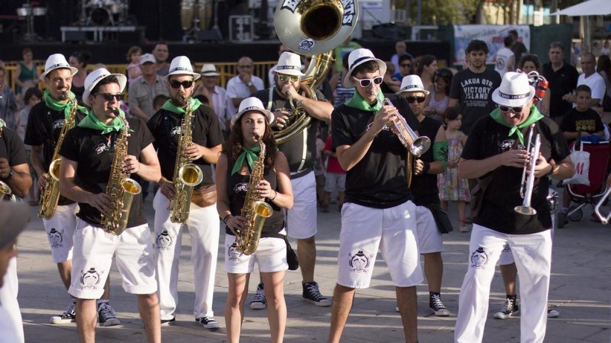 La Txaranga Band Tocats prepara una gran festa pel seu 10è aniversari