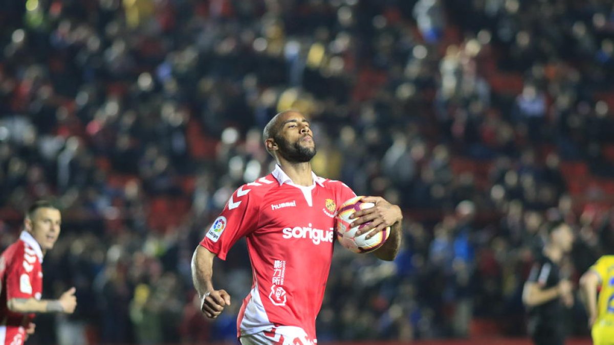 Kanté, feliç després de marcar al Cádiz de penal