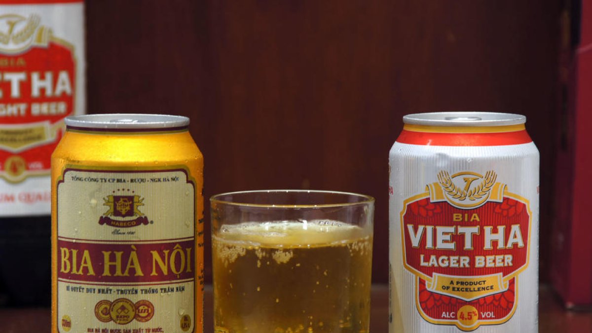 Un metge vietnamita salva la vida d'un pacient administrant-li 15 llaunes de cervesa