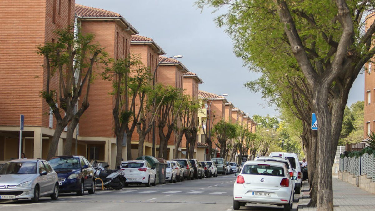 Primera reunió de la PAH, un banc i l'Ajuntament per un lloguer social