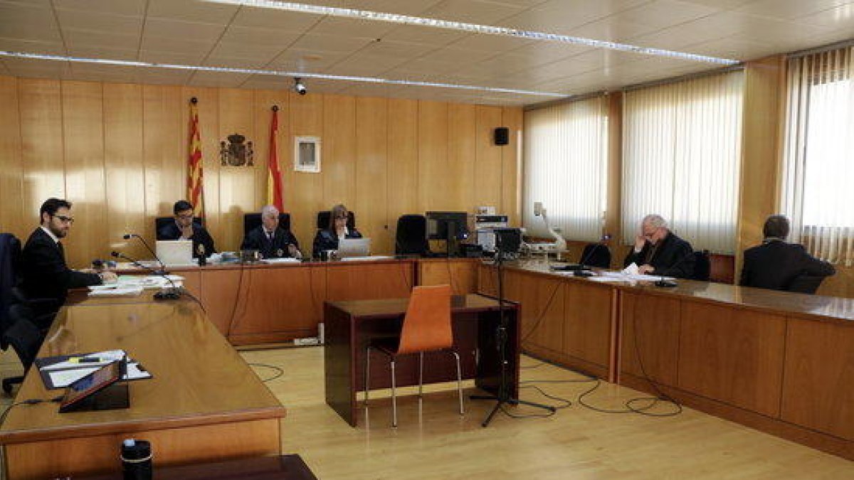 Absuelto por falta de pruebas el hombre acusado de abusar de la hija y de una amiga en Tarragona