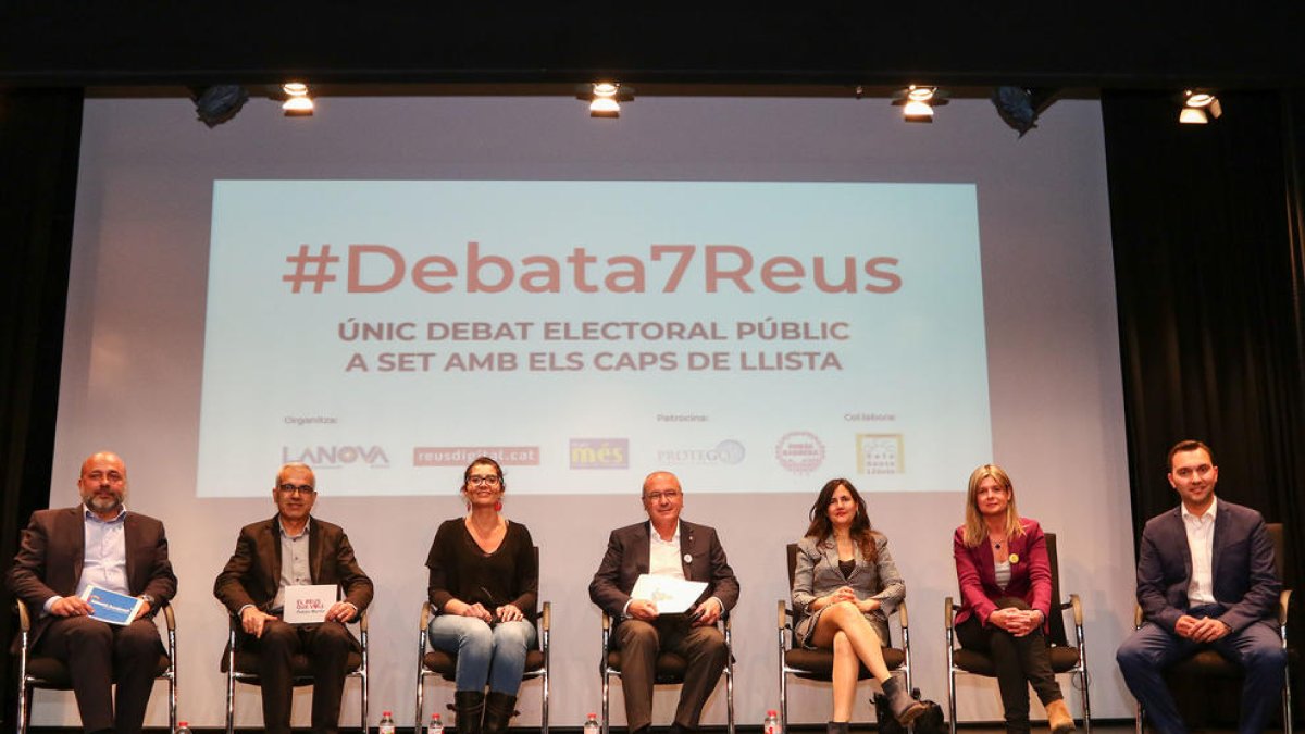 Imatge del debat electoral amb els caps de llista a les eleccions municipals de Reus.