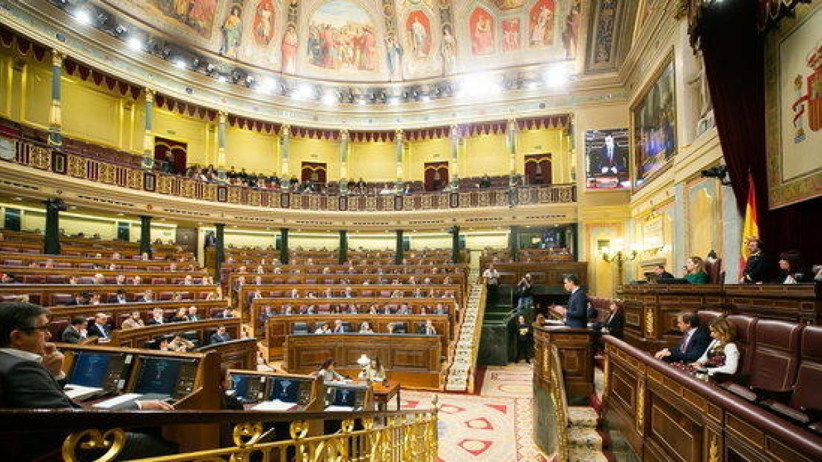 PSOE y Podemos cierran el acuerdo para la Mesa del Congreso, donde|dónde no habrá ni independentistas ni Vox